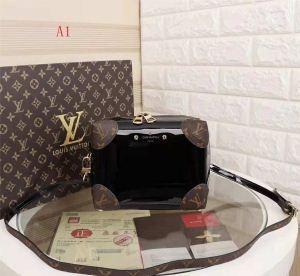 TÚi xách Louis Vuitton Bag Nữ sử dụng vật liệu mềm nhiều màu _ Louis Vuitton _ Thương hiệu giá rẻ