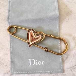Các mặt hàng cổ điển cần thiết cho Trục Dior Dior mùa hè là sản phẩm mới nhất của Dior Dior_ Thương hiệu (lớn nhất ) mới nhất)
