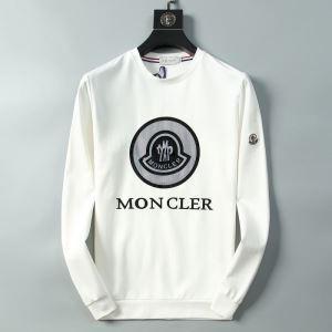 Pullover Parker Three Lựa chọn màu sắc hoàn hảo cho mùa thu và mùa đông, xu hướng mới nhất Moncler Moncler_ Moncler Moncler_ Thương hiệu giá rẻ 