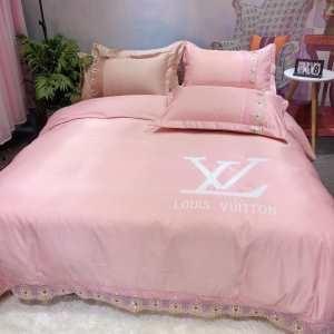 Bộ ga giường Louis Vuitton Bed...