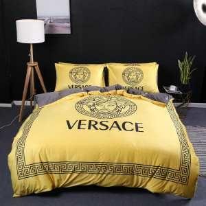 Mặc bộ đồ giường Versace 4 -bộ...