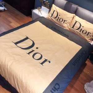 Đề xuất Dior Dior Bedding 4 -Piece Bộ khi bạn muốn kết hợp cảm giác về mùa thu / đông
