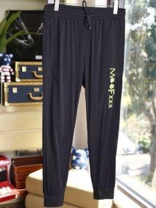 Trang phục Moncler Moncler với cảm giác thoải mái, quần jean phù hợp thanh lịch _ Moncler Moncler_ Thương hiệu giá rẻ (lớn nhất )