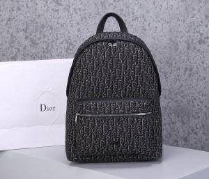 Dior Dior Dior Mùa xuân / Mùa hè và những chiếc ba lô nhẹ hơn phổ biến vào mùa xuân và mùa hè