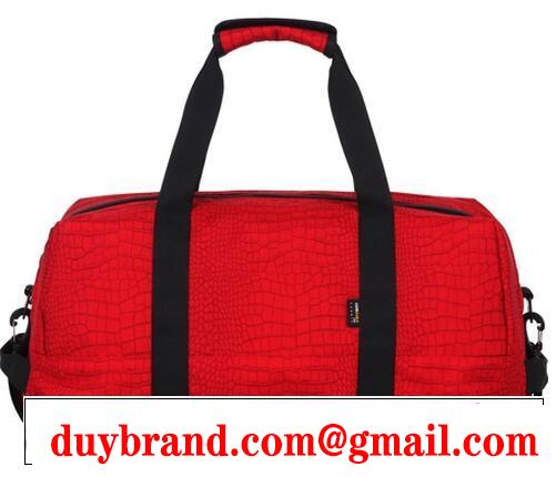 収納力の高いシュプリーム　CROC DUFFLE BAG RED クロックダッフルバッグ　　便利性あるバッグレッド.