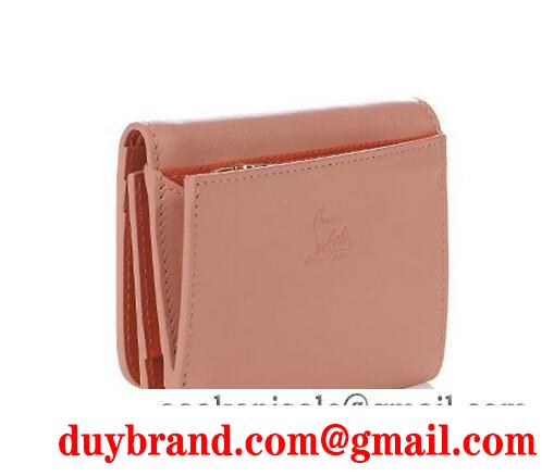 可愛いピンク色の christian louboutin クリスチャンルブタンのレデイース用のミニ財布