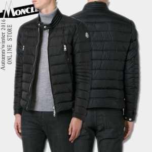 Một chiếc áo khoác moncler moncler moncler xuống áo khoác xuống black outer màu đen