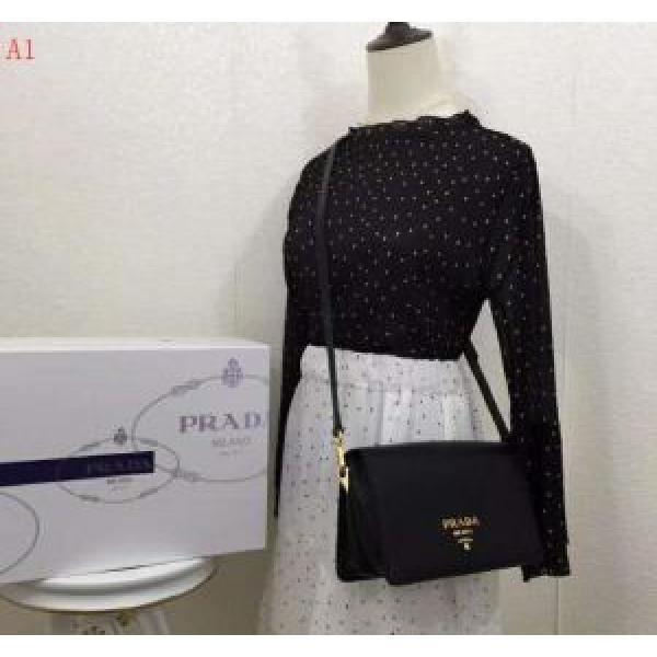 Màu của cùng một mục 4 màu 4 màu 4 túi vai Prada Prada Japan Limited Vật liệu_ Prada Ladies Bags_bag Ladies _ Thương hiệu cửa hàng đặt hàng thư giá rẻ