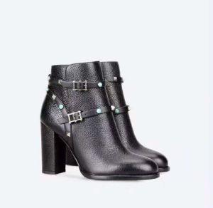 Chất lượng cao Valentino Ladies Boots ngắn Valentino Rockstud Rolling Bootie Dây đeo
