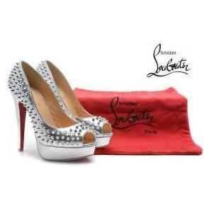 Christian Louboutin thanh lịch...
