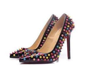 Giày phụ nữ Louboutin xinh đẹp...