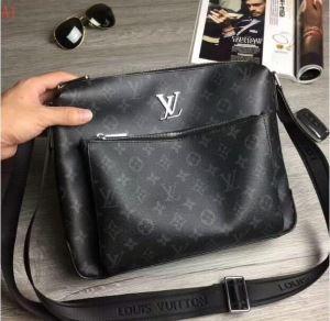 Túi đeo chéo Louis Vuitton nam giá rẻ bán chạy 