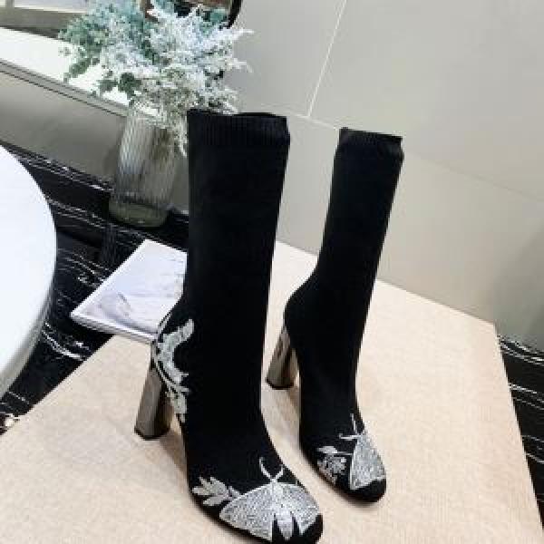 bốt Balenciaga đế bằng 2019 Boots 2 màu có thể lựa chọn mới thiết kế đẹp ấn tượng cho các quý cô trong thời trang lạnh giá 