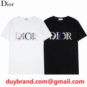 Dior Dior Dior T -shirt dễ sử dụng với vẻ ngoài đơn giản