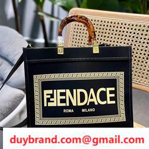 Phổ biến mới Versace × Fendi Versace Fake Tote Bag Calm sang trọng và kích thước đủ hấp dẫn