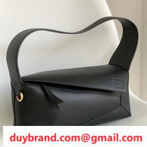 Loeva Trend Fashion Bag Black là một màu đa năng có thể được sử dụng quanh năm